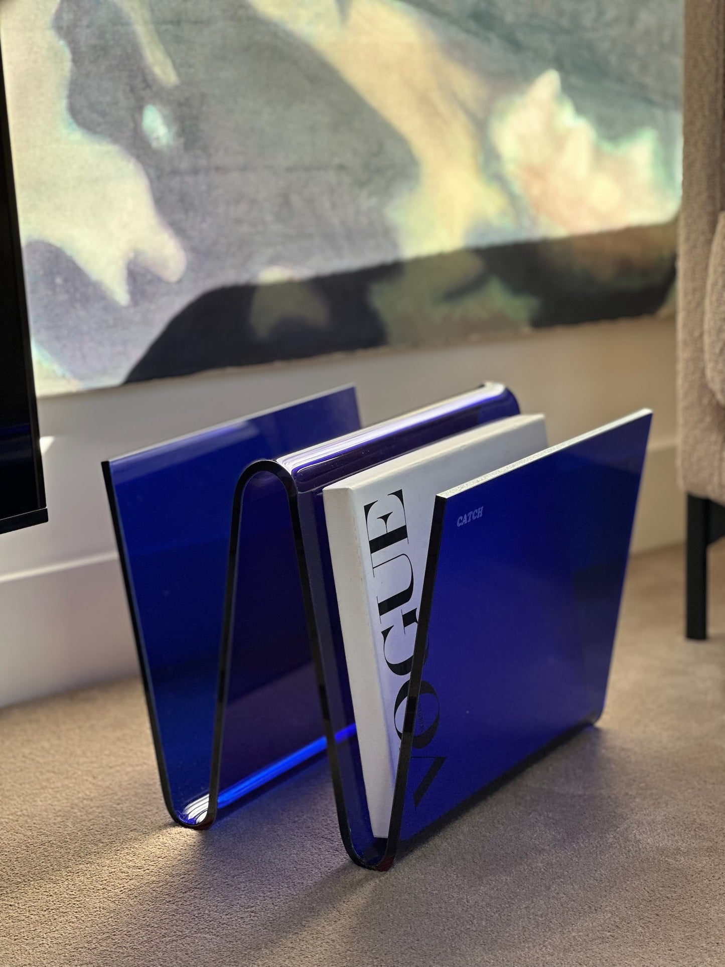 Magazine holder in Kings blue