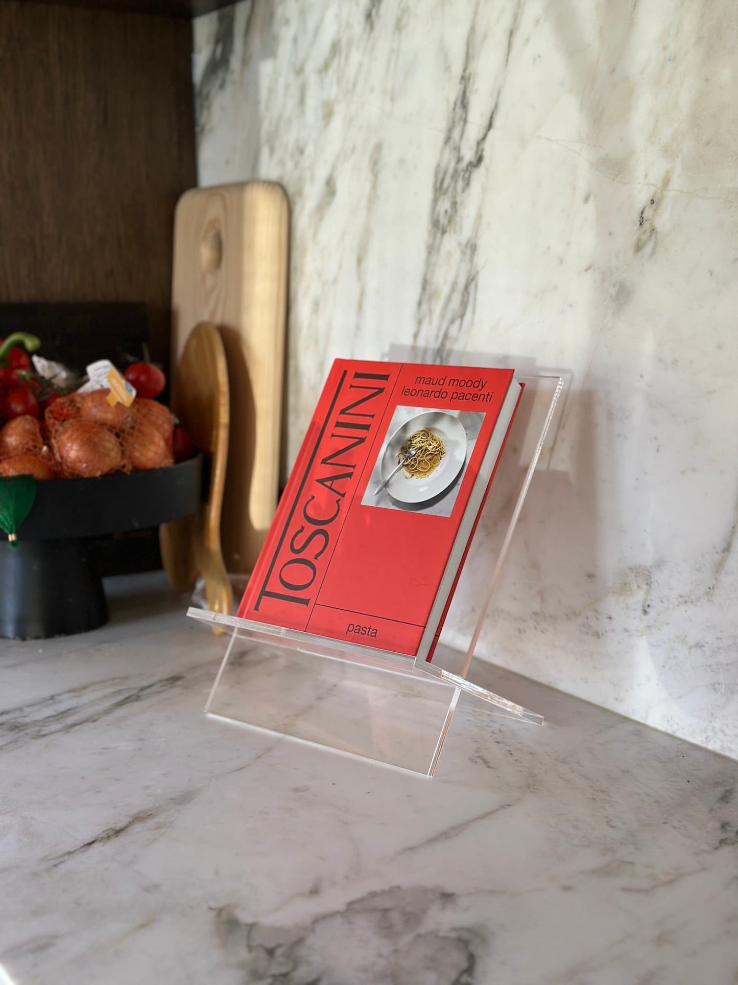 Book stand - Transparent