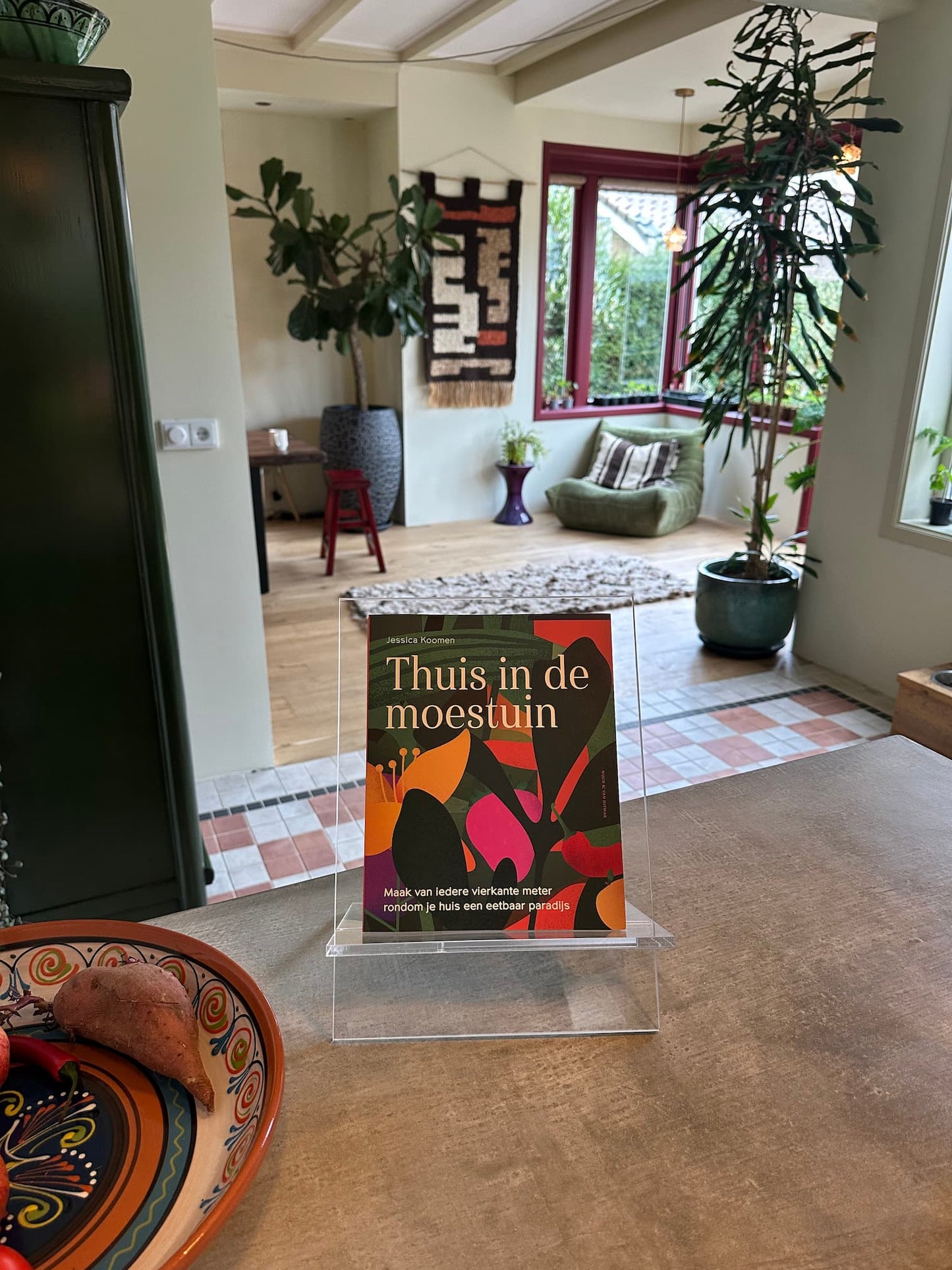Book stand - Transparent