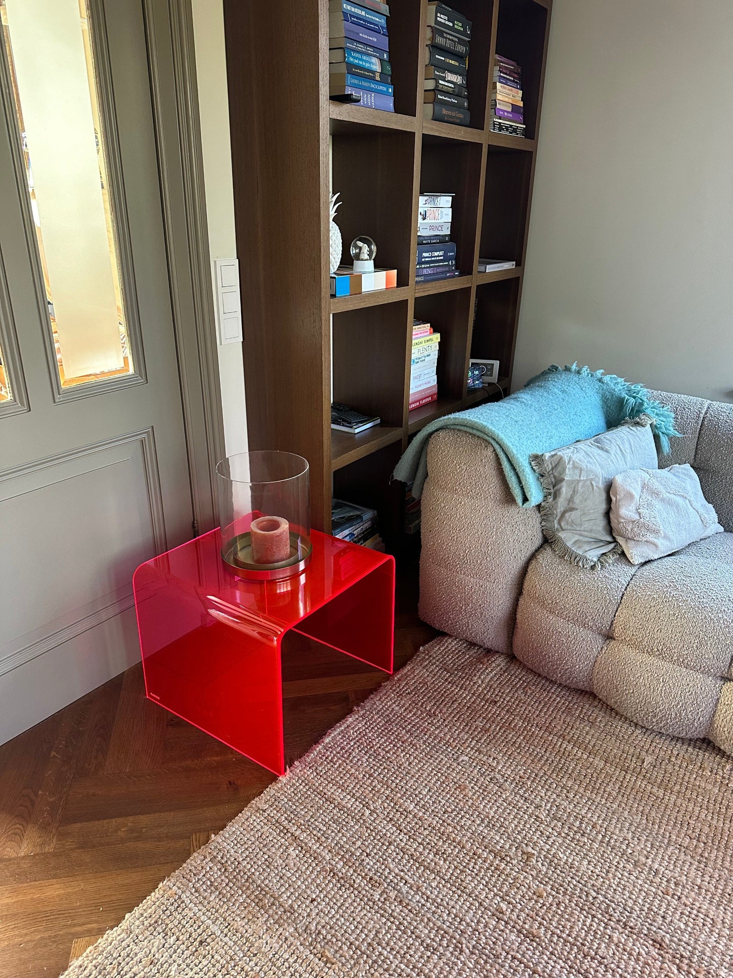 Coffee table in Royal Pink