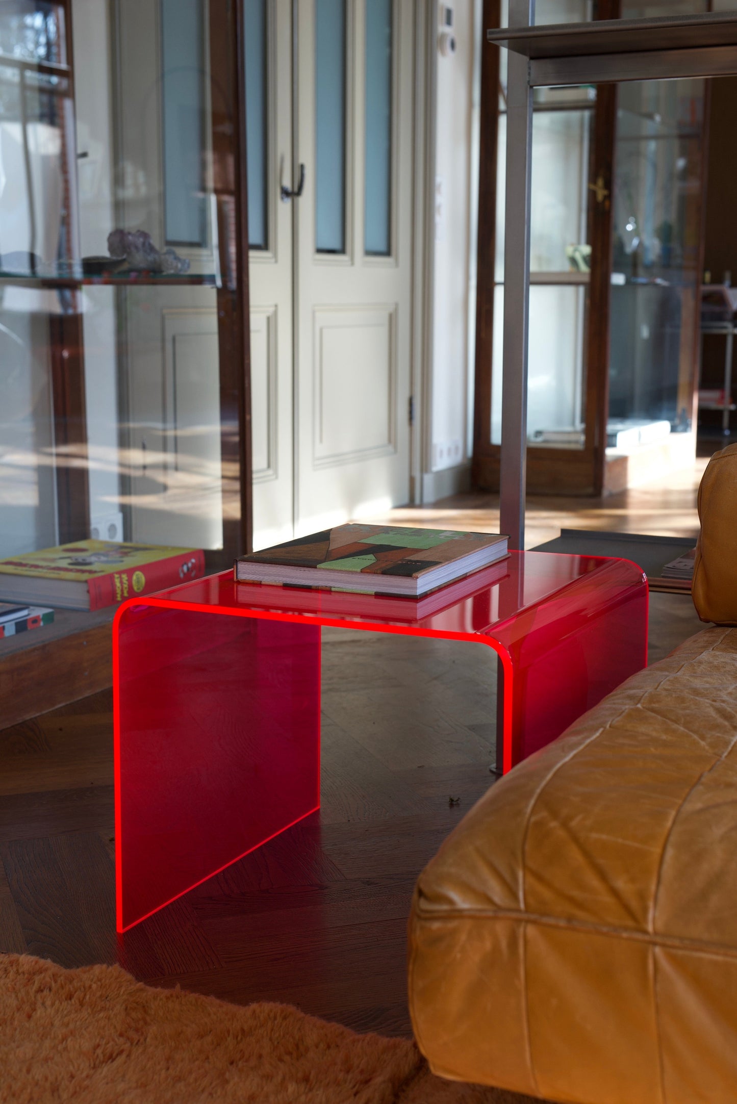 Coffee table in Royal Pink