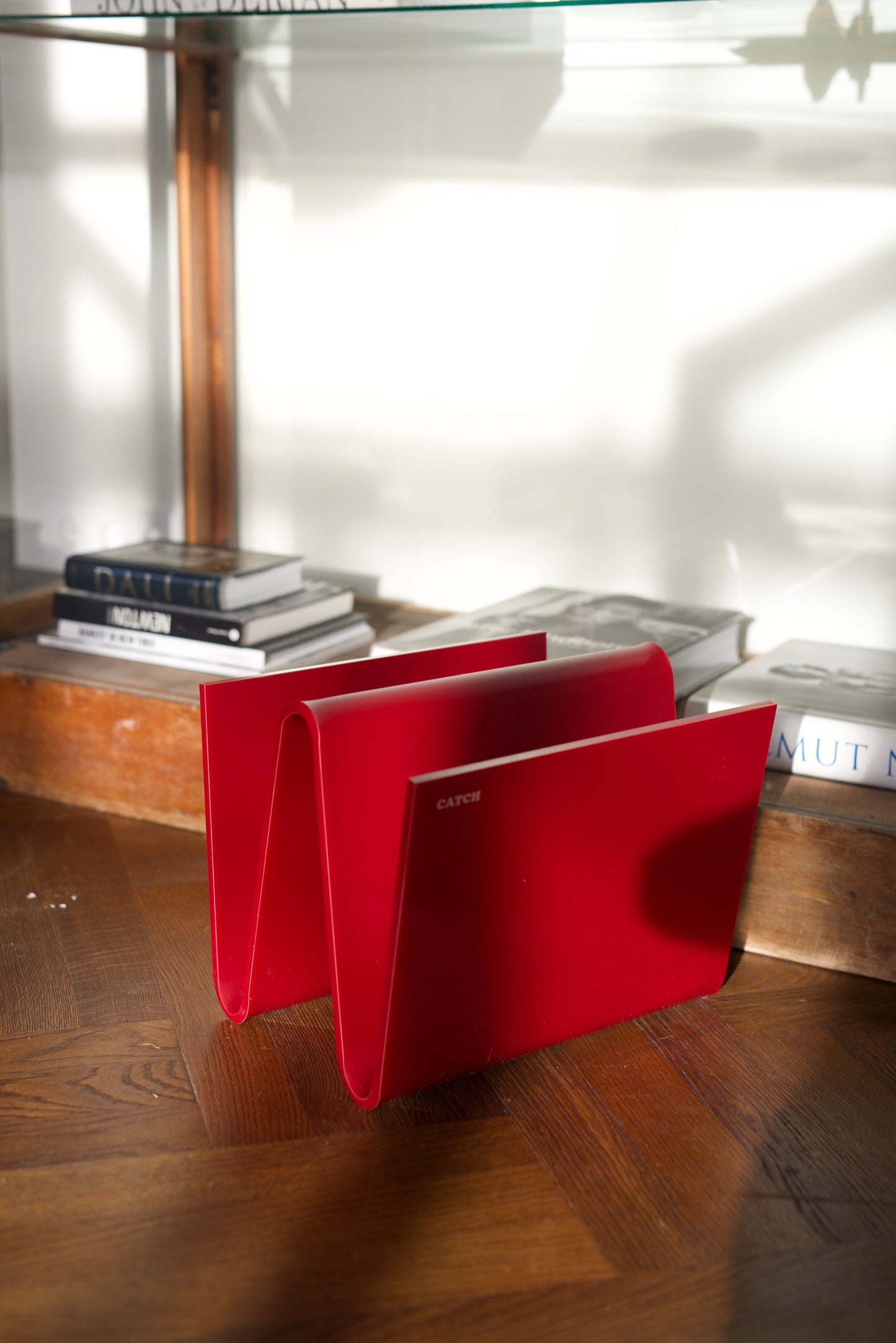 Magazine holder in Wine Red